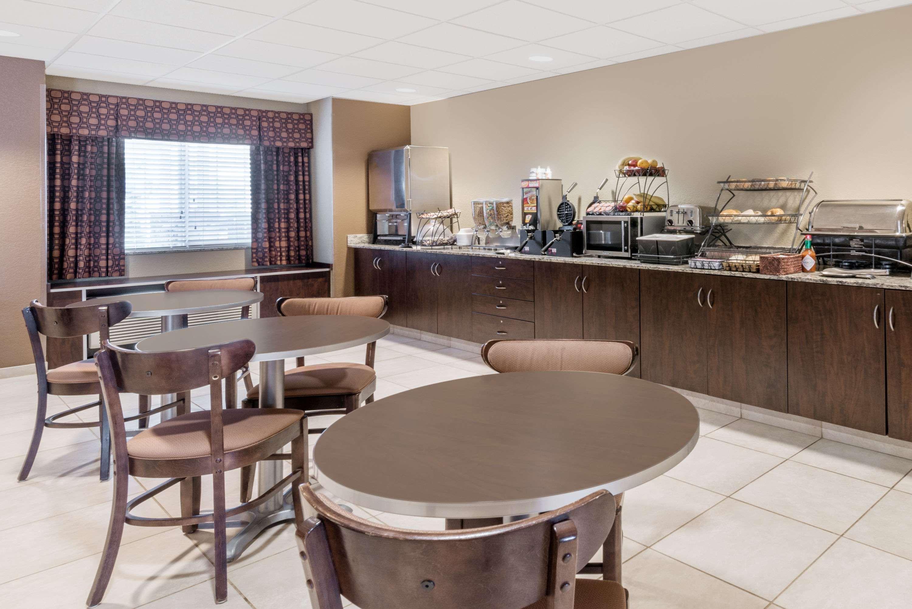 Microtel Inn & Suites By Wyndham Dickinson Exteriér fotografie